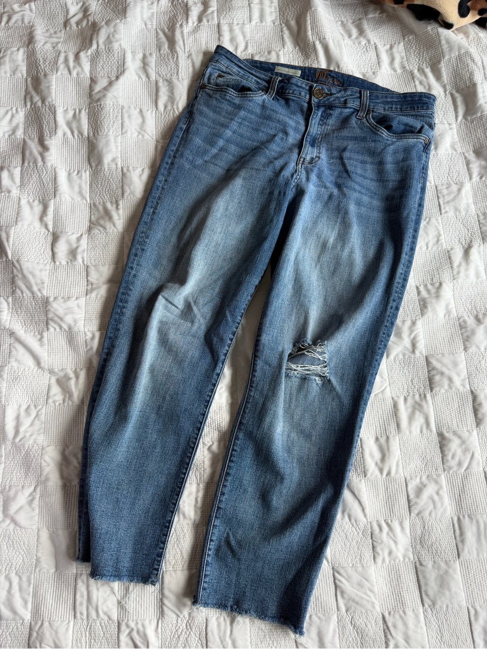 Kut from the Kloth Women's Straight Leg Jeans in Medium Blue Wash